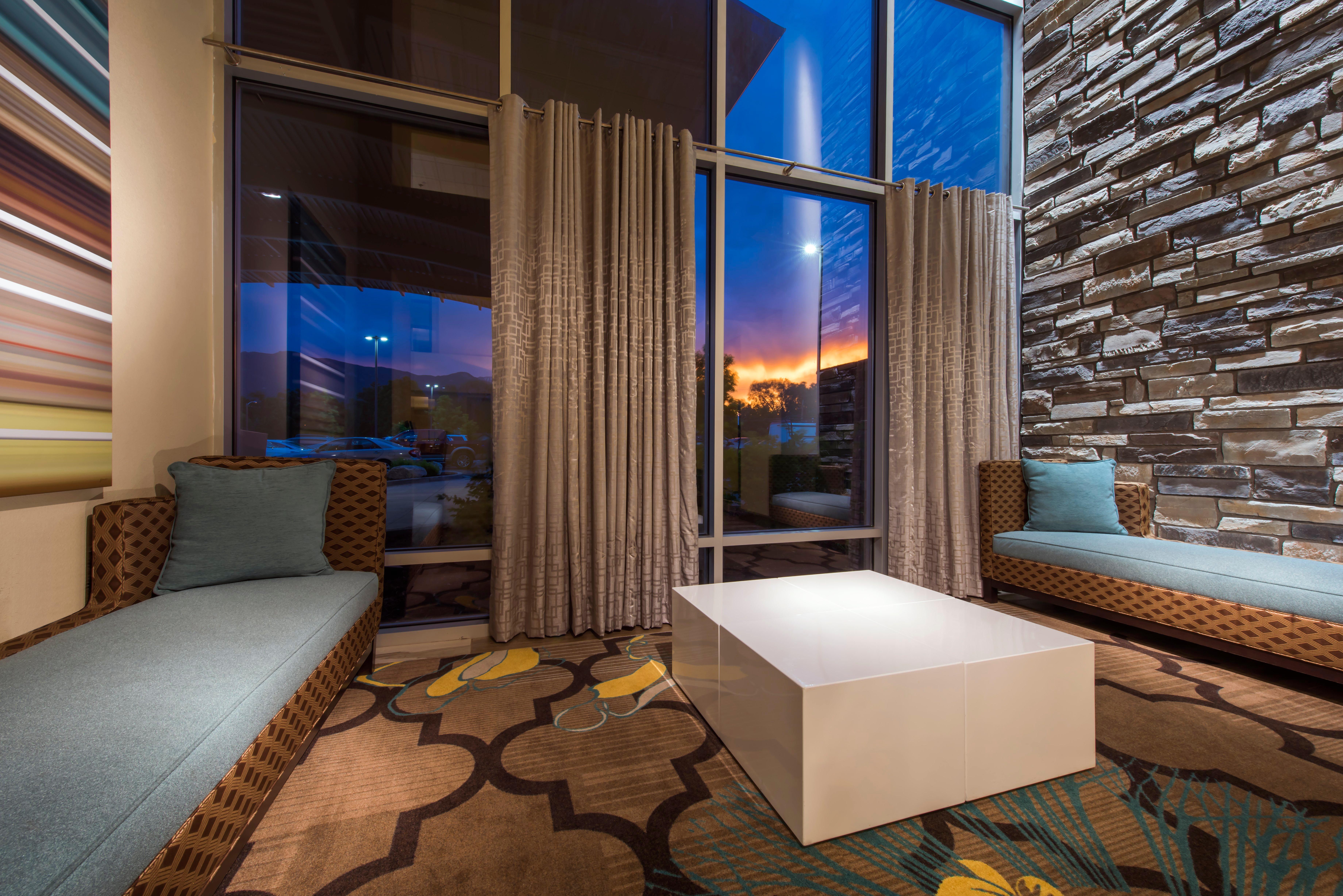 Holiday Inn Express & Suites Colorado Springs Central By Ihg Exteriér fotografie