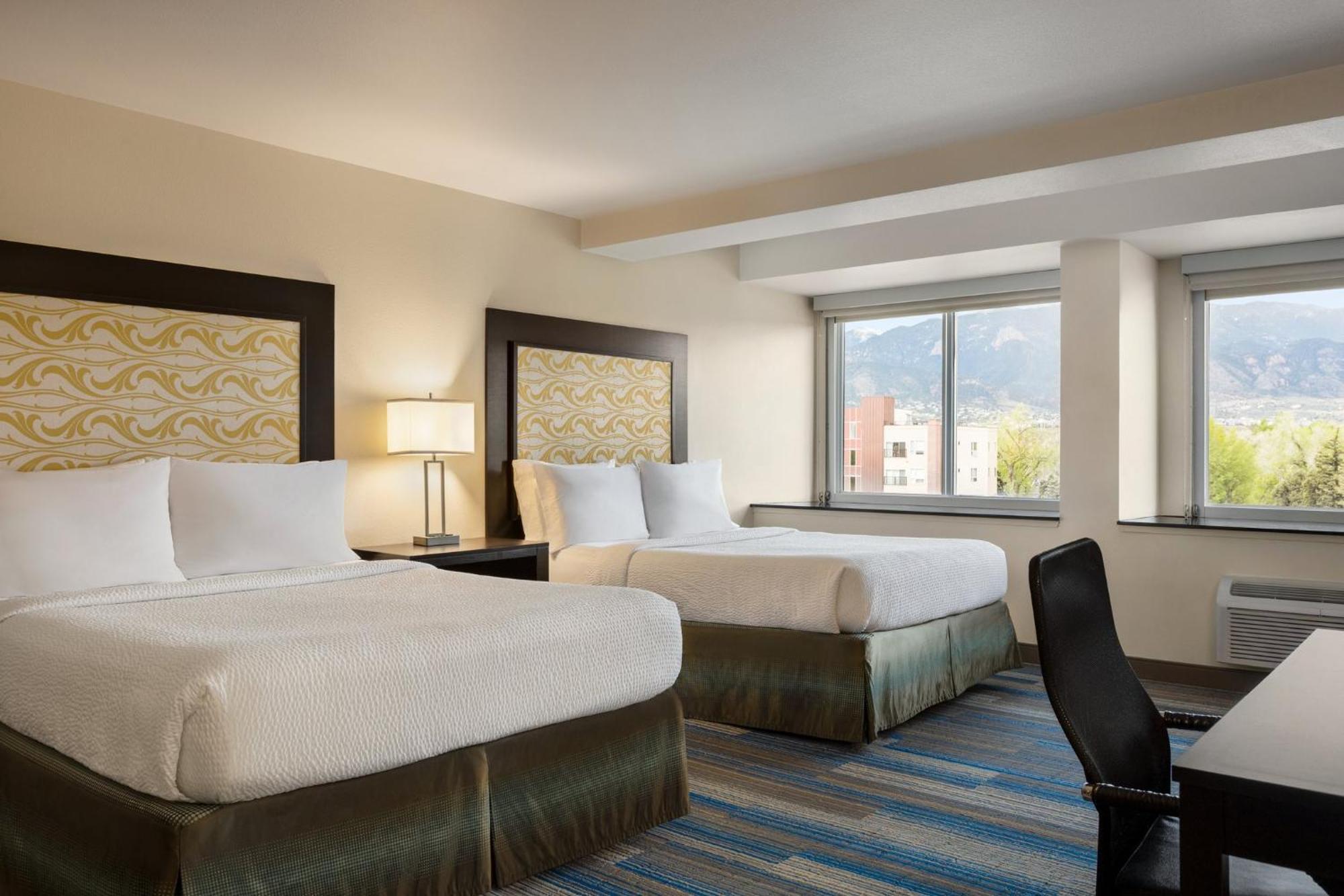 Holiday Inn Express & Suites Colorado Springs Central By Ihg Exteriér fotografie
