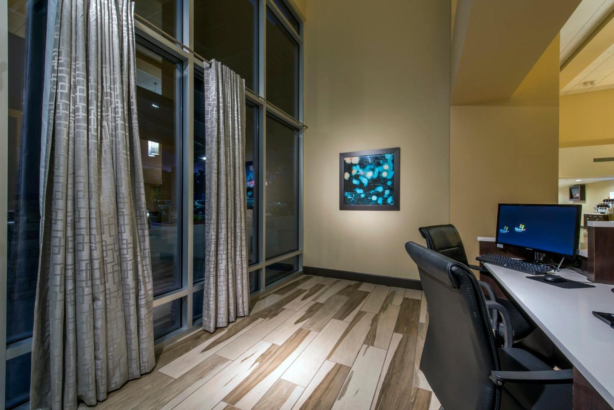 Holiday Inn Express & Suites Colorado Springs Central By Ihg Exteriér fotografie